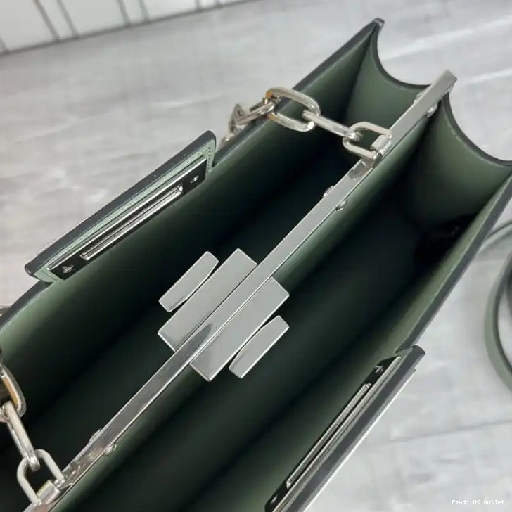 Vintage HOT Cut Fendi Green Calf Medium Leather In Bag Peekaboo 0331